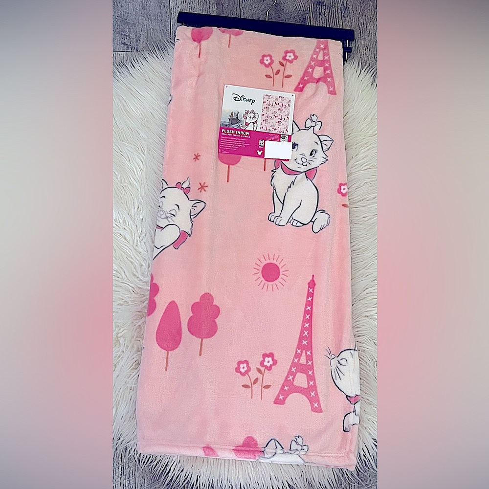 Disney Marie Aristocats Plush Throw Blanket